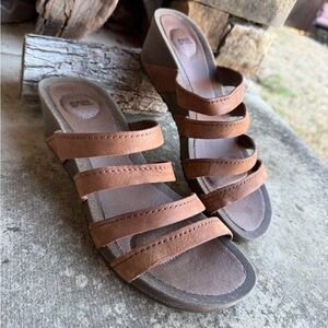 Teva Ysidro Brown Strappy Wedge Sandals Sz-8.   W